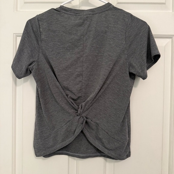 The North Face Women’s Workout Tee Knotted Twist Back XS Grey - Picture 8 of 8